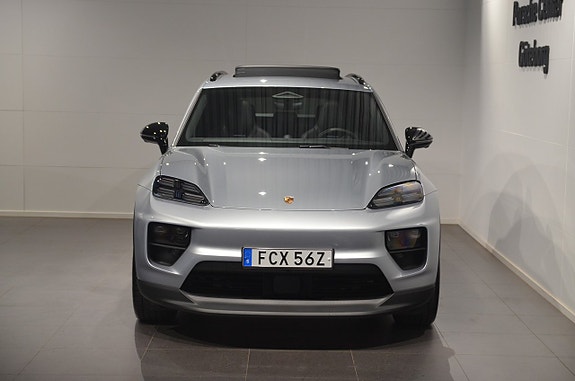 Porsche Macan 4 3 of 20