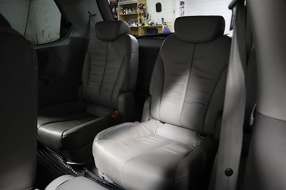 Kia Carnival 13 of 18