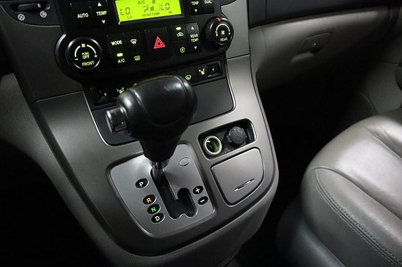 Kia Carnival 8 of 18