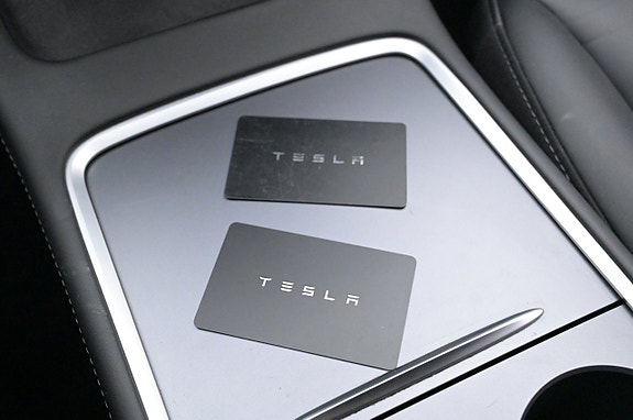 Tesla Model 3 24 of 27