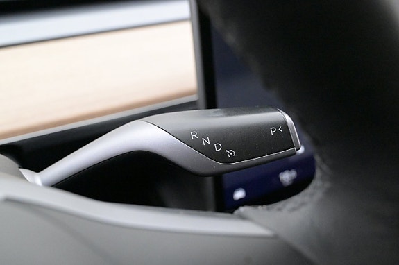 Tesla Model 3 8 of 27