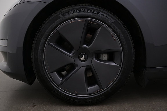 Tesla Model 3 27 of 27