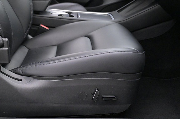Tesla Model 3 13 of 27