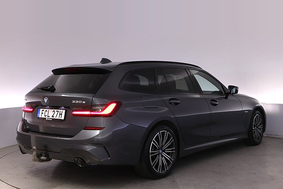 BMW 330e 5 of 27