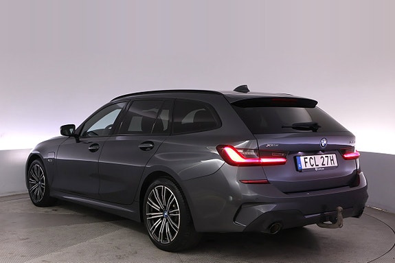 BMW 330e 4 of 27