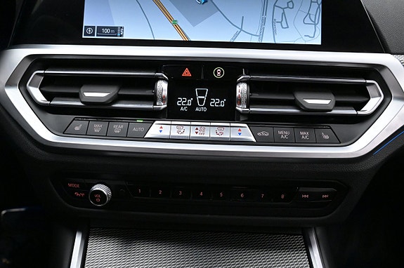 BMW 330e 17 of 27