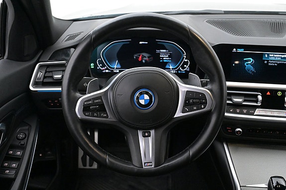 BMW 330e 7 of 27