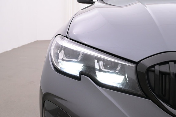 BMW 330e 25 of 27