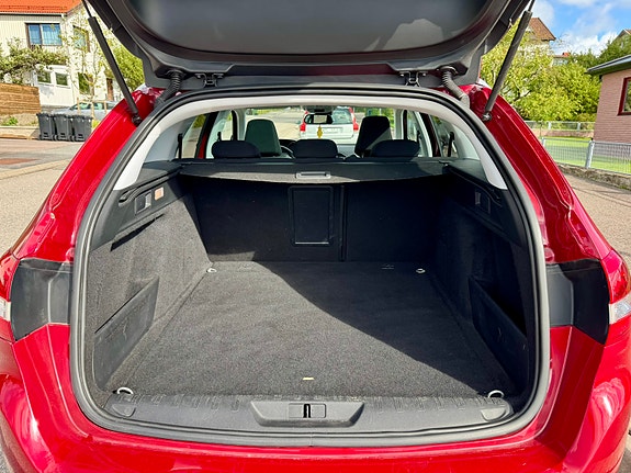 Peugeot 308 SW 8 of 16
