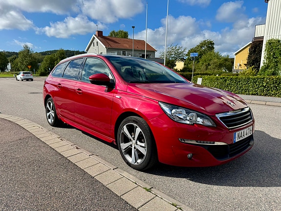 Peugeot 308 SW 2 of 16