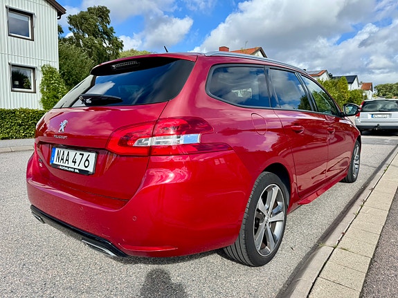 Peugeot 308 SW 4 of 16