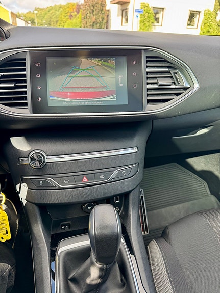 Peugeot 308 SW 14 of 16