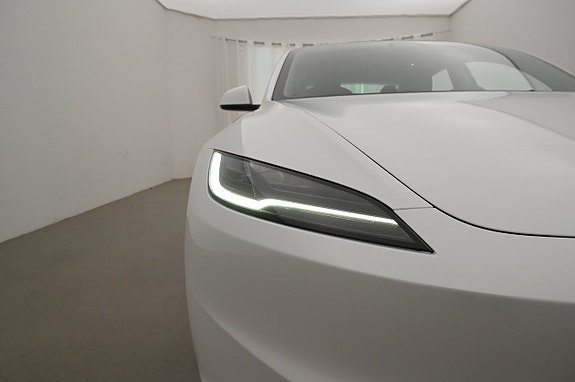 Tesla Model 3 26 of 27