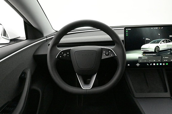 Tesla Model 3 7 of 27