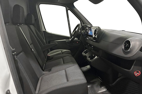 Mercedes-Benz Sprinter 208 13 of 21