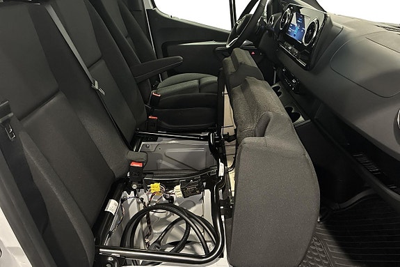 Mercedes-Benz Sprinter 208 15 of 21