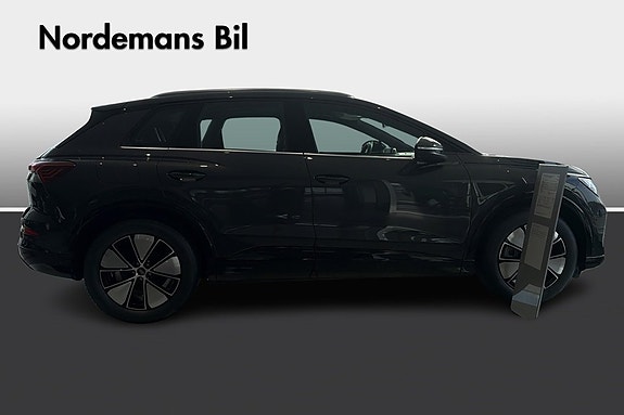 Audi Q4 e-tron 4 of 9