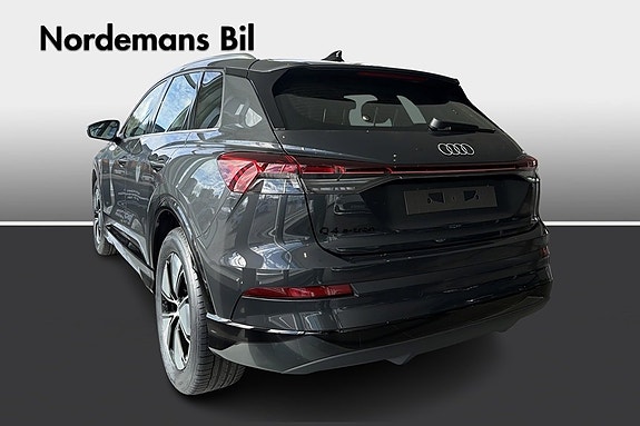 Audi Q4 e-tron 3 of 9