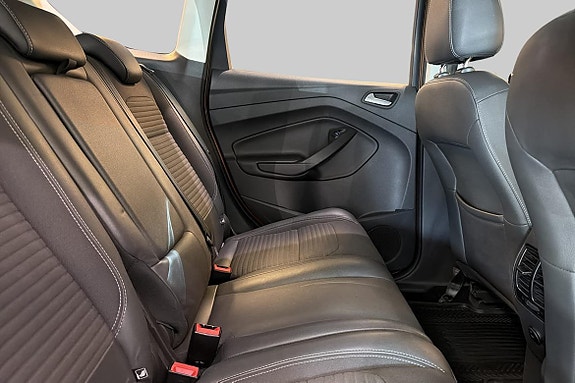 Ford Kuga 5 of 17