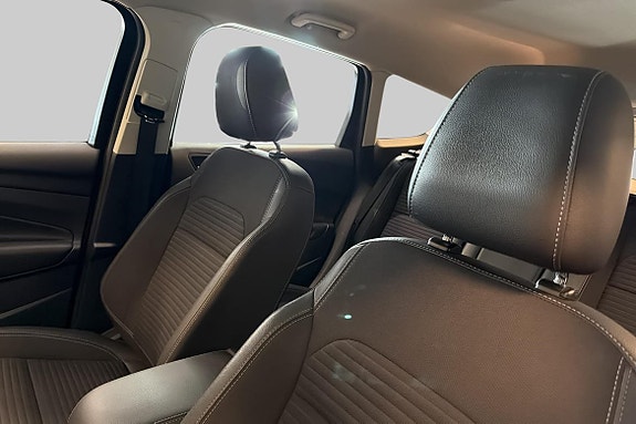 Ford Kuga 9 of 17