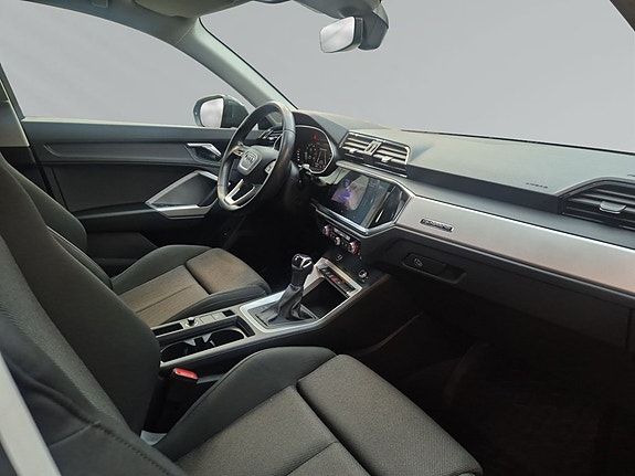 Audi Q3 6 of 9
