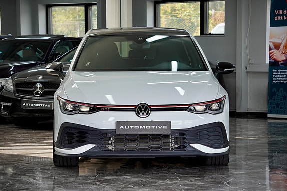 Volkswagen Golf I 2 of 26