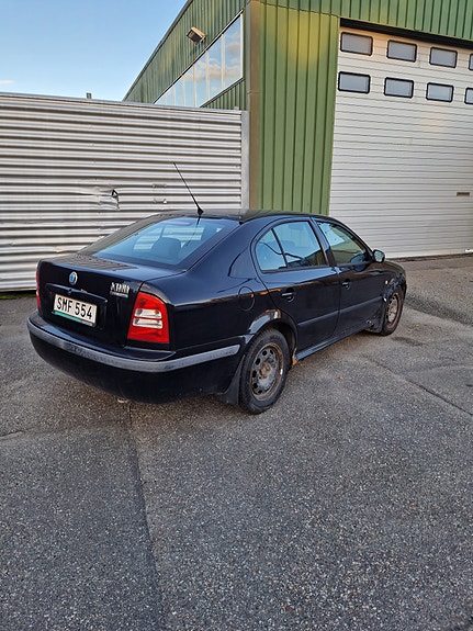 Skoda Octavia 2 of 7