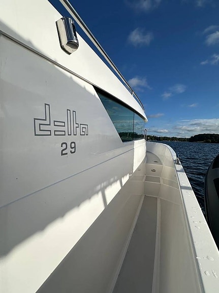 DELTA 29 4 of 9