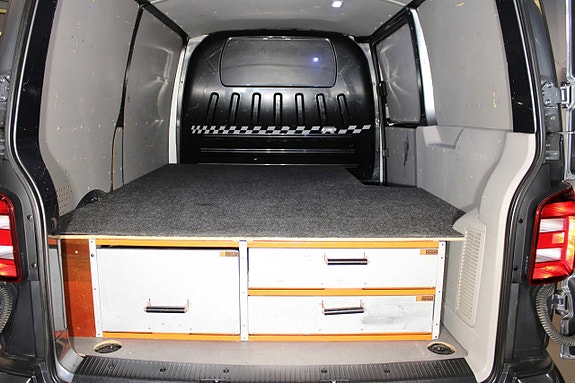 Volkswagen Transporter 20 of 27