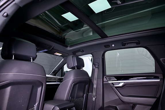Volkswagen Touareg 12 of 30