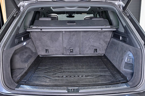 Volkswagen Touareg 9 of 30