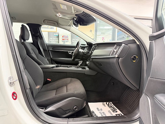 Volvo V90 14 of 29