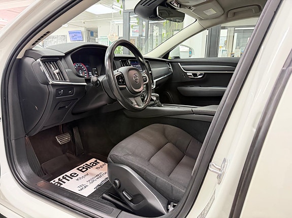 Volvo V90 23 of 29