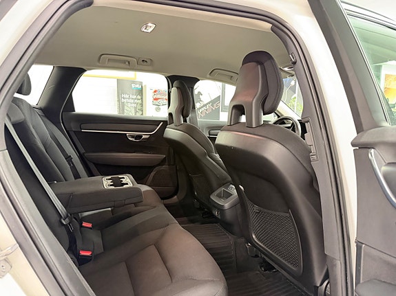 Volvo V90 16 of 29