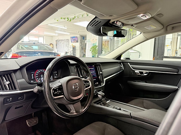Volvo V90 25 of 29