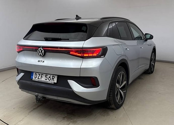 Volkswagen ID.4 2 of 16