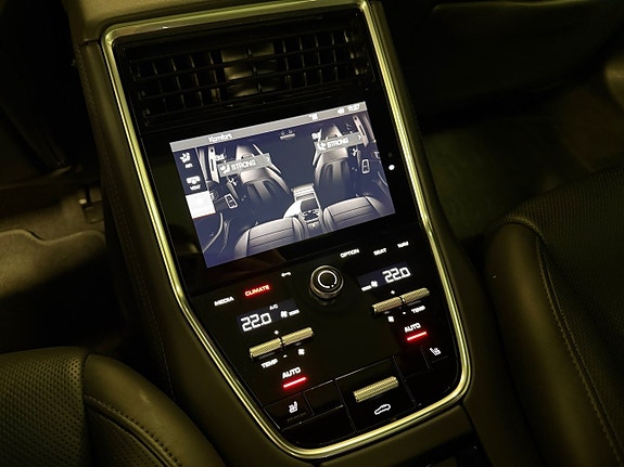 Porsche Panamera 4 12 of 18