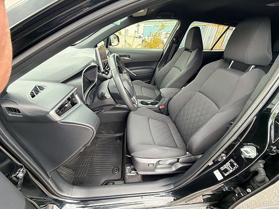 Toyota Corolla Cross 17 of 25