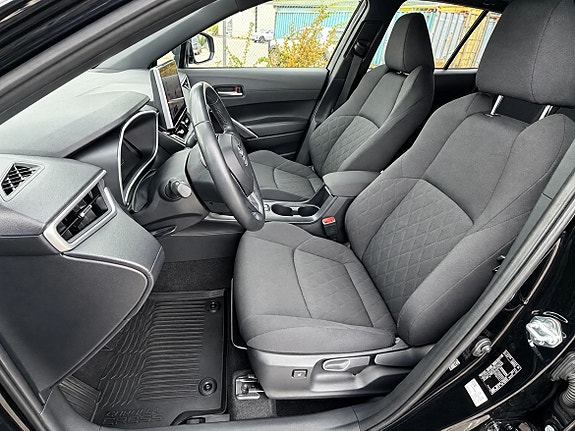 Toyota Corolla Cross 17 of 25