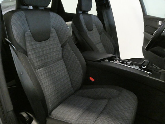 Volvo XC60 20 of 29