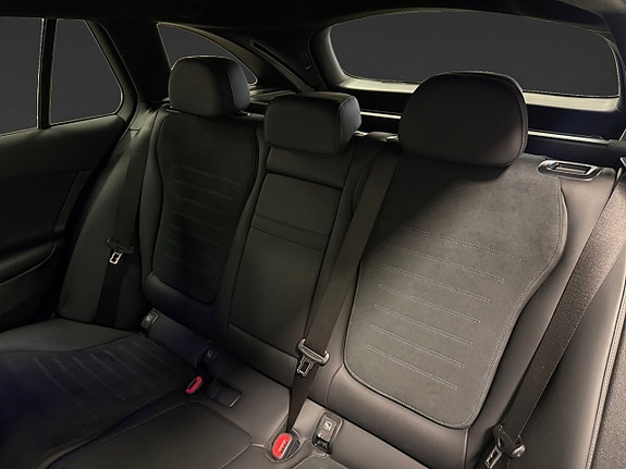Mercedes-Benz C300 e 10 of 17