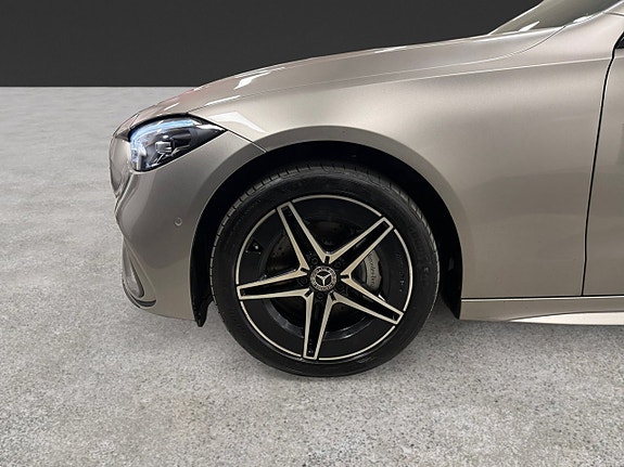 Mercedes-Benz C300 e 16 of 17