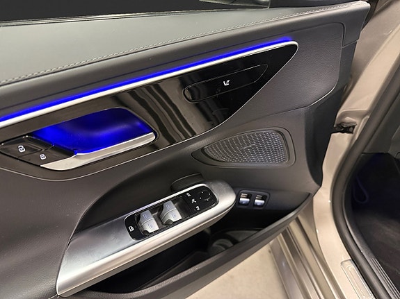 Mercedes-Benz C300 e 9 of 17