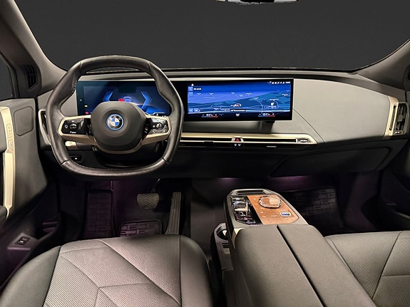 BMW iX 14 of 20