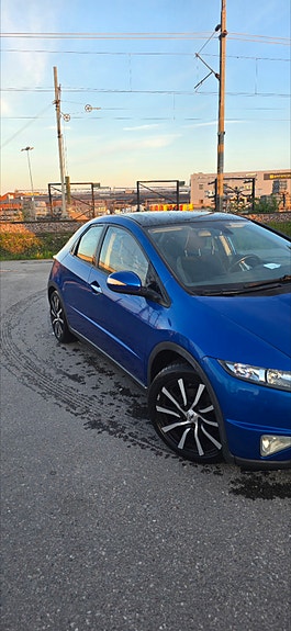 Honda Civic 2 of 10