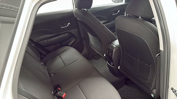 Hyundai Kona 5 of 12