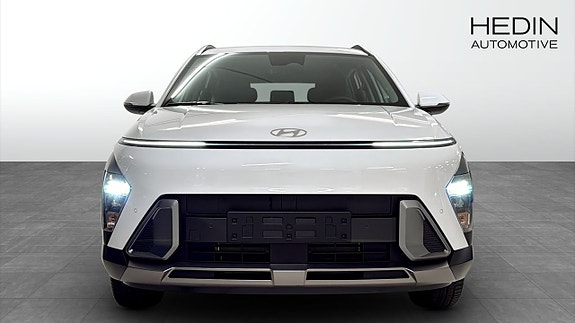 Hyundai Kona 8 of 12