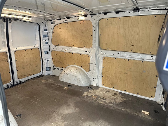 Mercedes-Benz Vito 109 11 of 16