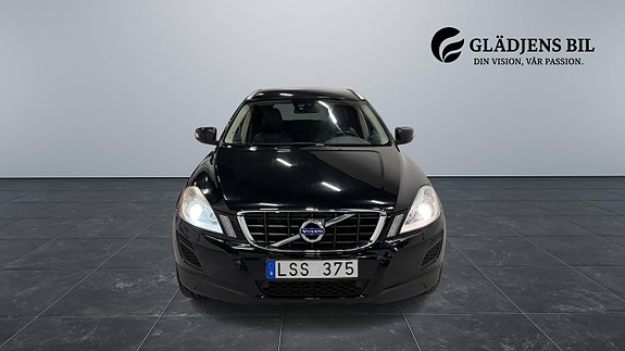 Volvo XC60 2 of 28