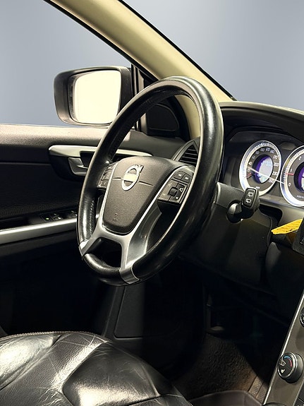 Volvo XC60 13 of 28